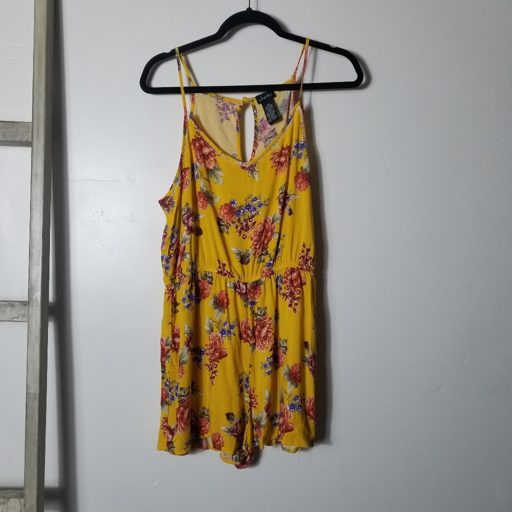 JUSTIFY YELLOW ROMPER WITH FLOWERS SIZE LARGE